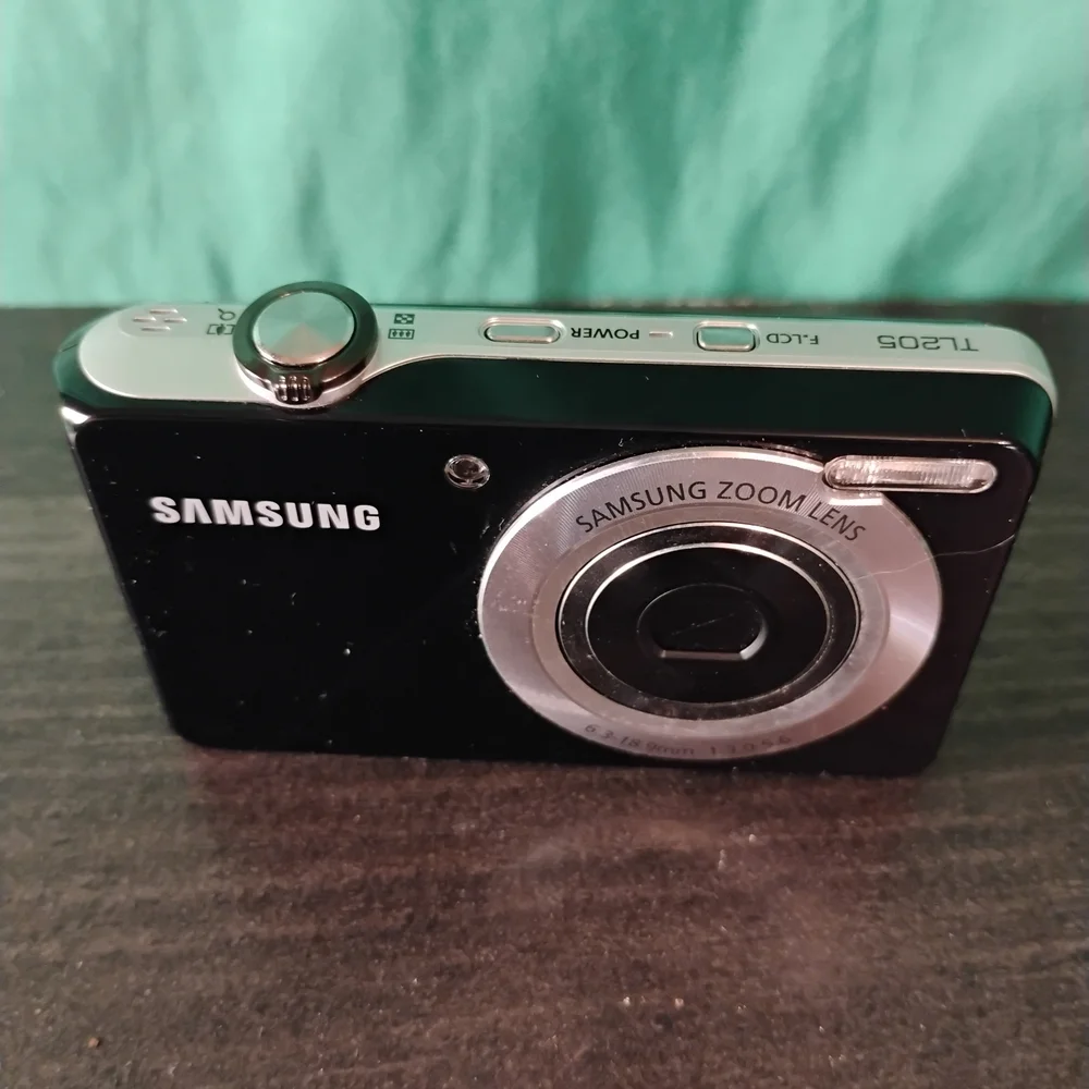 Samsung TL205 Zoom Lens Camera